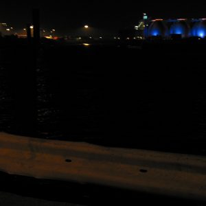 Hamburg bei Nacht - Elbboller (c)Leon62